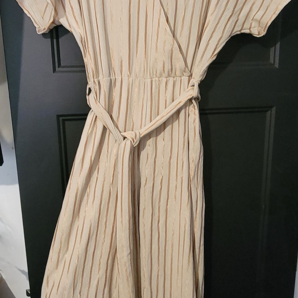 H&M Cream and Rose Gold Jumper